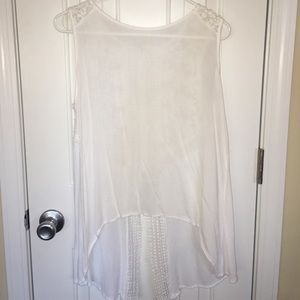 White sleeveless tank